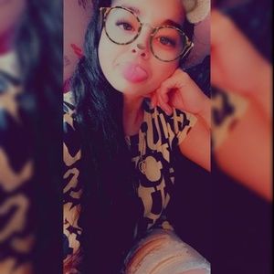 Meet your Posher, Desiree